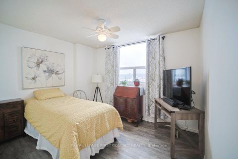 Photo 14 at 808 - 20 William Roe Boulevard, Central Newmarket, Newmarket