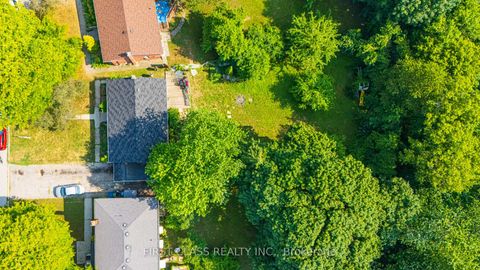 Photo 6 at 22 Hopecrest Crescent, Kennedy Park, Toronto