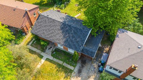 Photo 14 at 22 Hopecrest Crescent, Kennedy Park, Toronto