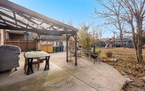 Photo 5 at 57 Westglen Crescent, City Centre West, Toronto