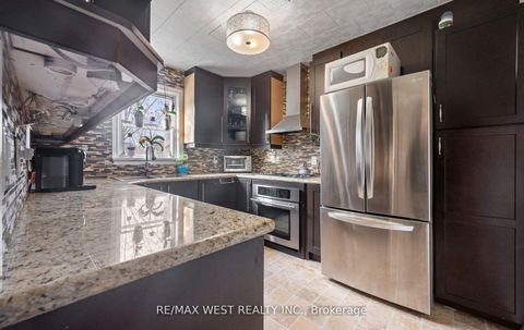 Photo 19 at 57 Westglen Crescent, City Centre West, Toronto