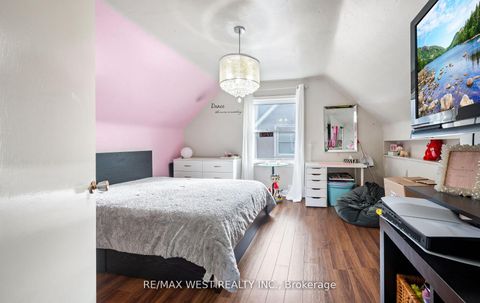 Photo 26 at 57 Westglen Crescent, City Centre West, Toronto