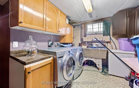 Photo 33 at 57 Westglen Crescent, City Centre West, Toronto