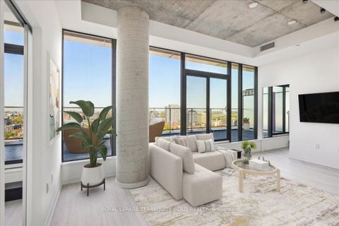 Photo 2 at 2003 - 195 McCaul Street E, Chinatown, Toronto