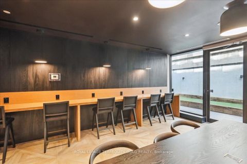 Photo 23 at 2003 - 195 McCaul Street E, Chinatown, Toronto