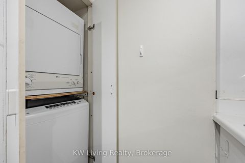 Photo 4 at 409 - 1055 Bay Street, Bay Street Corridor, Toronto