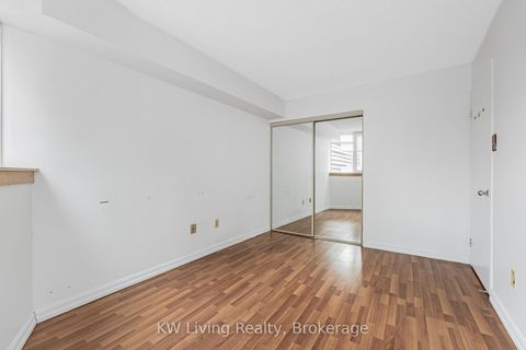 Photo 9 at 409 - 1055 Bay Street, Bay Street Corridor, Toronto