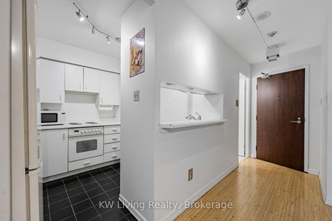 Photo 16 at 409 - 1055 Bay Street, Bay Street Corridor, Toronto