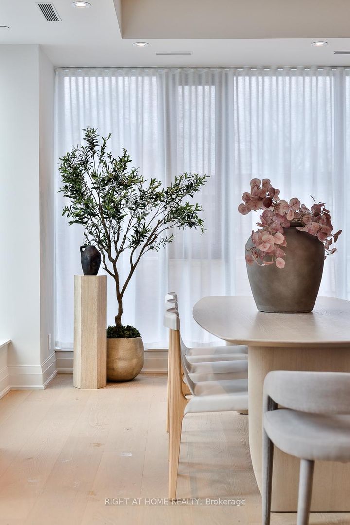 Photo 7 at 302 - 10 Prince Arthur Avenue, Annex, Toronto