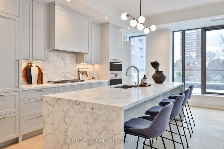 Photo 9 at 302 - 10 Prince Arthur Avenue, Annex, Toronto