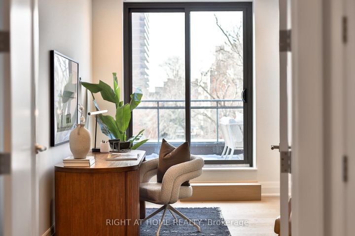 Photo 11 at 302 - 10 Prince Arthur Avenue, Annex, Toronto