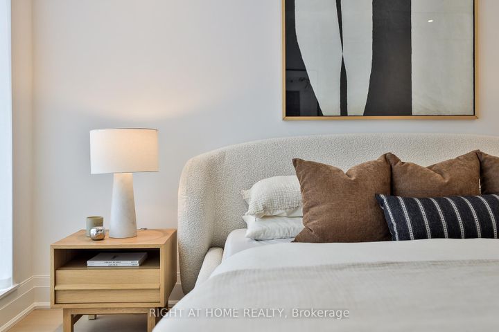 Photo 16 at 302 - 10 Prince Arthur Avenue, Annex, Toronto