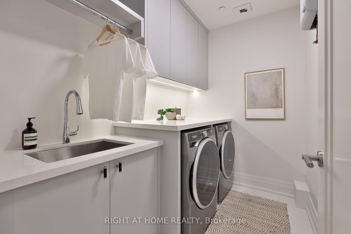 Photo 23 at 302 - 10 Prince Arthur Avenue, Annex, Toronto