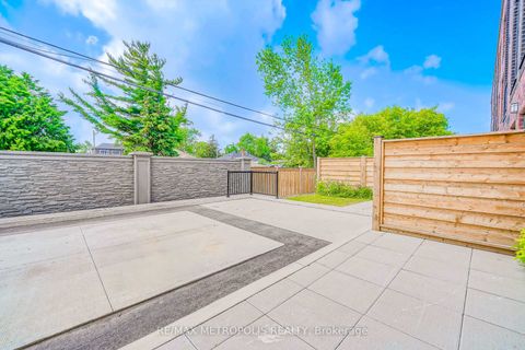 Photo 2 at 29 - 871 Sheppard Avenue W, Clanton Park, Toronto