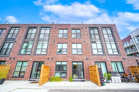 Photo 3 at 29 - 871 Sheppard Avenue W, Clanton Park, Toronto