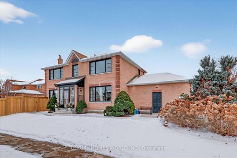 Photo 1 at 1 Arisaig Drive, Maple, Vaughan