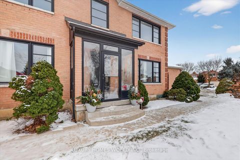 Photo 6 at 1 Arisaig Drive, Maple, Vaughan