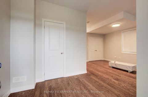 Photo 4 at 2285 Khalsa Gate, WM Westmount, Oakville