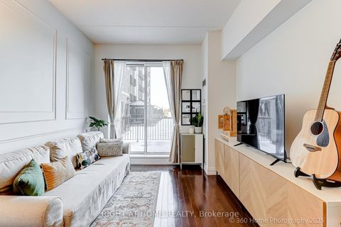 Photo 4 at 203 - 2737 Keele Street, CFB, Toronto