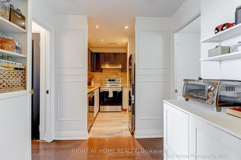 Photo 8 at 203 - 2737 Keele Street, CFB, Toronto