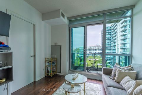 Photo 4 at 712 - 215 Fort York Boulevard, Waterfront Communities C1, Toronto