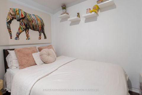 Photo 11 at 712 - 215 Fort York Boulevard, Waterfront Communities C1, Toronto