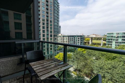 Photo 14 at 712 - 215 Fort York Boulevard, Waterfront Communities C1, Toronto