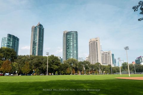 Photo 18 at 712 - 215 Fort York Boulevard, Waterfront Communities C1, Toronto