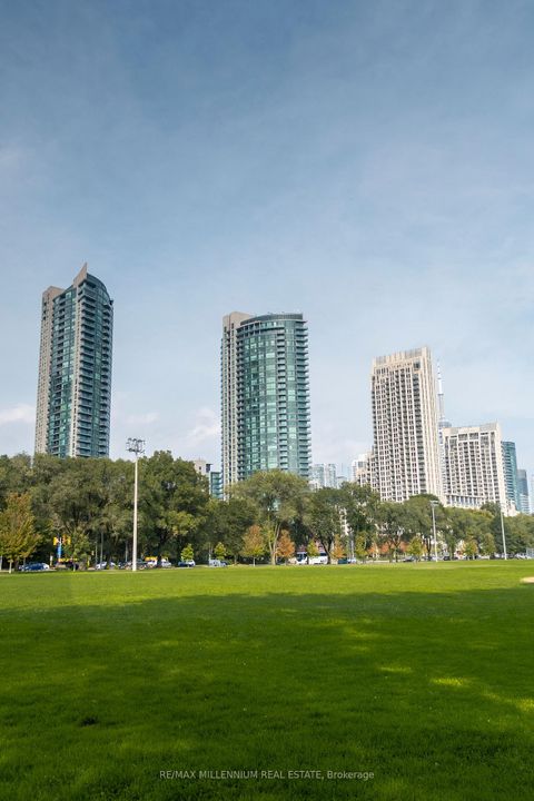 Photo 19 at 712 - 215 Fort York Boulevard, Waterfront Communities C1, Toronto