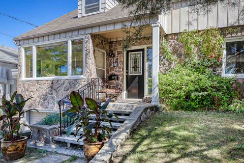 Photo 2 at 23 Westcroft Drive, West Hill, Toronto