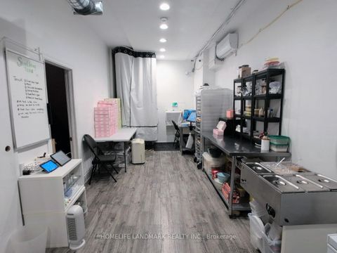 Photo 3 at 677 Queen St Street W, Niagara, Toronto