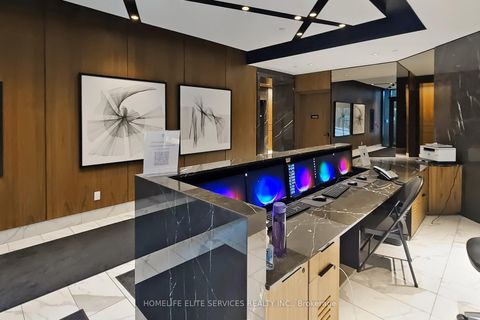 Photo 9 at 703 - 327 King Street W, Waterfront Communities C1, Toronto