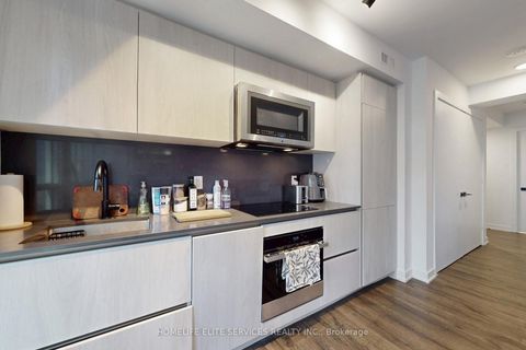 Photo 18 at 703 - 327 King Street W, Waterfront Communities C1, Toronto