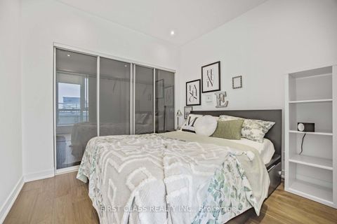 Photo 15 at 4104 - 30 Nelson Street, Waterfront Communities C1, Toronto