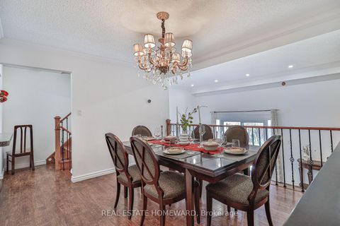 Photo 13 at 4 Poplar Crescent, Aurora Highlands, Aurora