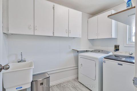 Photo 21 at 4 Poplar Crescent, Aurora Highlands, Aurora