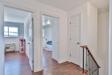 Photo 24 at 4 Poplar Crescent, Aurora Highlands, Aurora