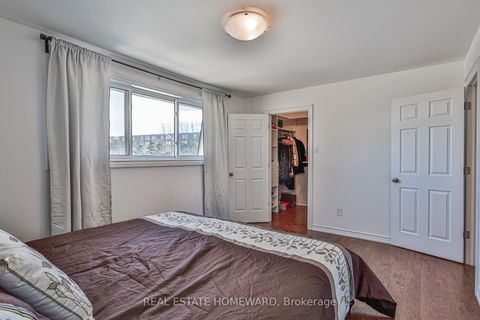 Photo 27 at 4 Poplar Crescent, Aurora Highlands, Aurora