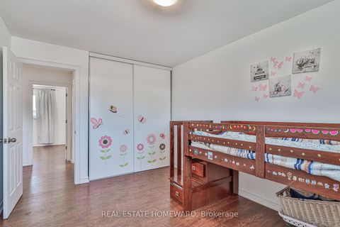 Photo 29 at 4 Poplar Crescent, Aurora Highlands, Aurora