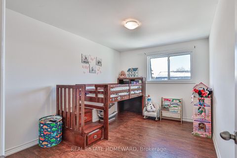 Photo 30 at 4 Poplar Crescent, Aurora Highlands, Aurora