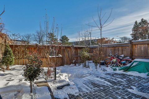 Photo 40 at 4 Poplar Crescent, Aurora Highlands, Aurora