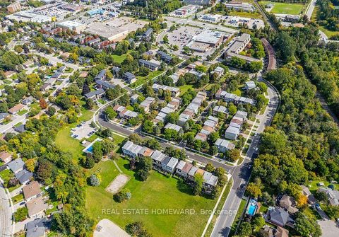 Photo 47 at 4 Poplar Crescent, Aurora Highlands, Aurora