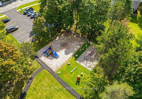 Photo 48 at 4 Poplar Crescent, Aurora Highlands, Aurora