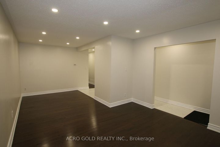 Photo 2 at 96 Archdekin Drive, Madoc, Brampton