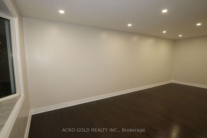 Photo 3 at 96 Archdekin Drive, Madoc, Brampton