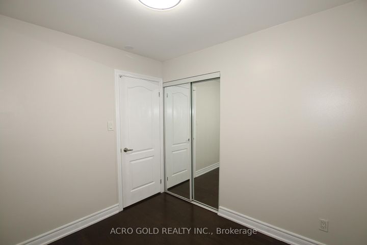 Photo 14 at 96 Archdekin Drive, Madoc, Brampton