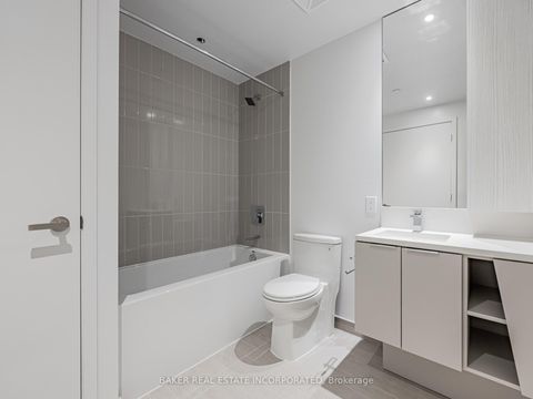 Photo 11 at 5806 - 3900 Confederation Parkway, City Centre, Mississauga