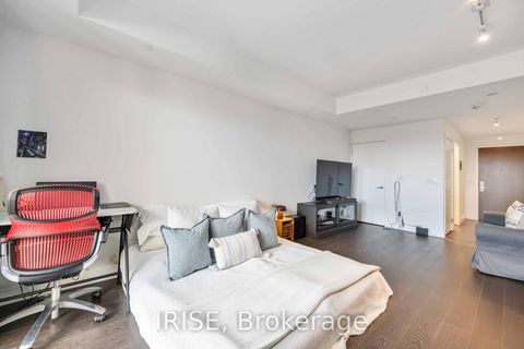 Photo 14 at 416 - 160 Kingsway Crescent, Kingsway South, Toronto