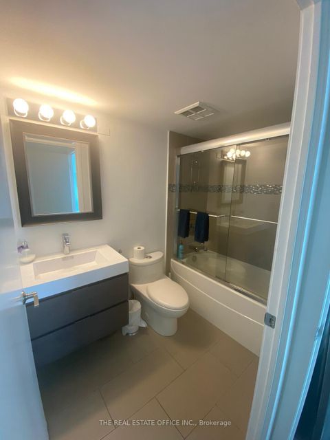 Photo 13 at 3802 - 219 Fort York Boulevard, Niagara, Toronto