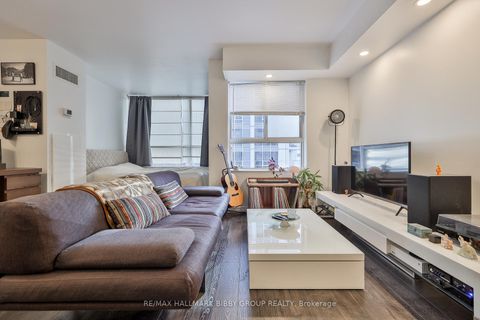 Photo 2 at 1010 - 717 Bay Street, Bay Street Corridor, Toronto